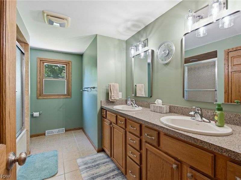 8380 Paddock Court, Mentor, OH 44060 Photo 36