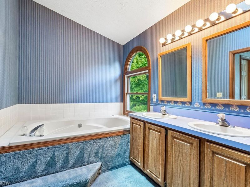 5050 Boulder Creek Drive, Solon, OH 44139 Photo 18