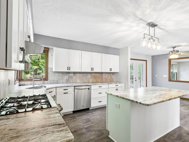 5050 Boulder Creek Drive, Solon, OH 44139 Photo 2