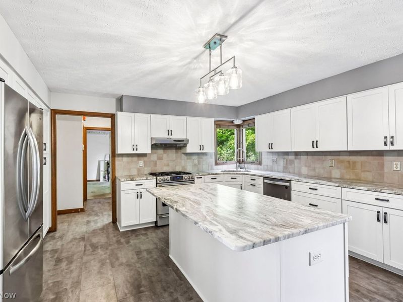 5050 Boulder Creek Drive, Solon, OH 44139 Photo 4