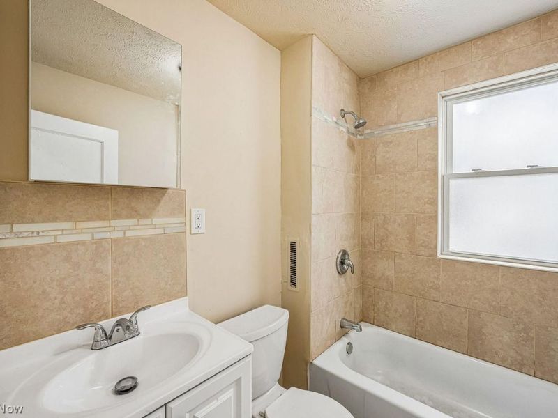 9606 Adams Avenue, Cleveland, OH 44108 Photo 12
