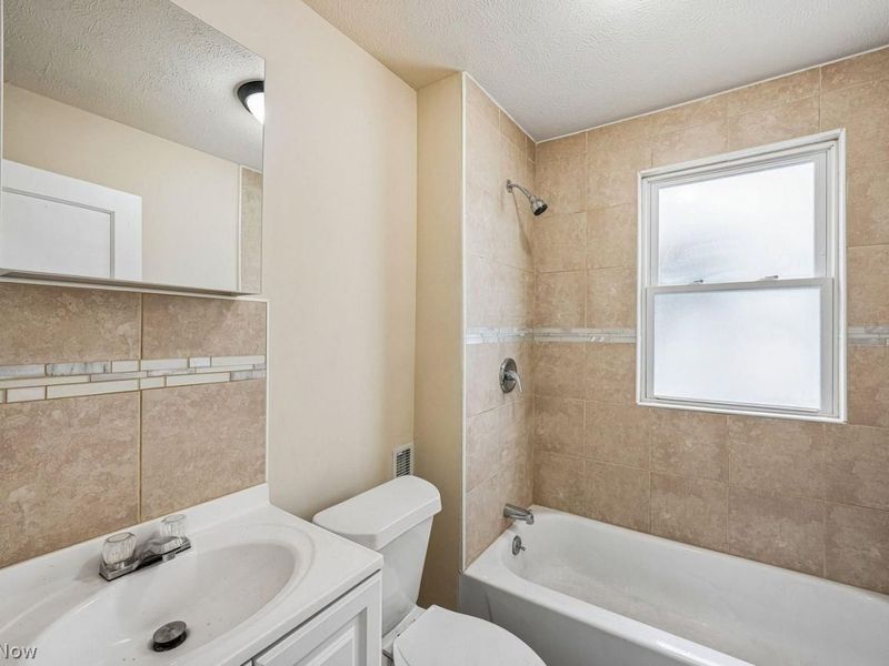 9606 Adams Avenue, Cleveland, OH 44108 Photo 29