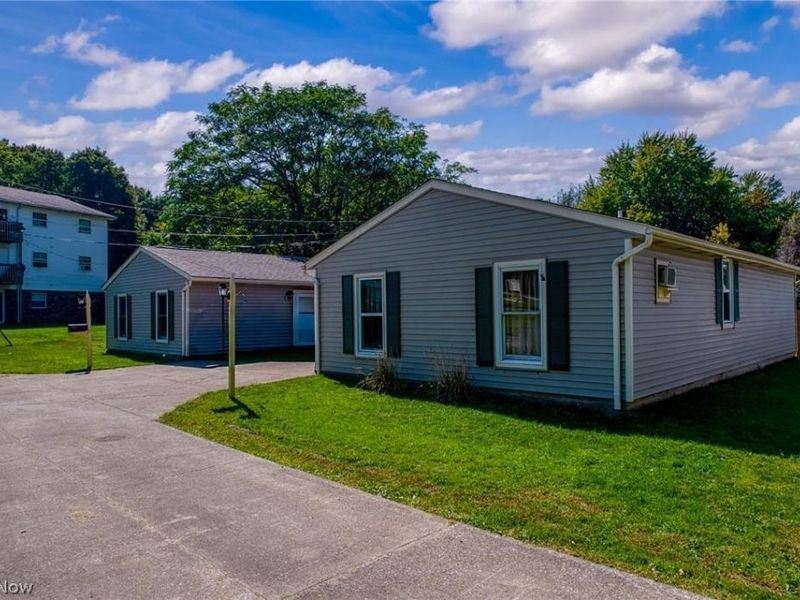 1020 Hamlin Drive, Ashtabula, OH 44004 Photo 5