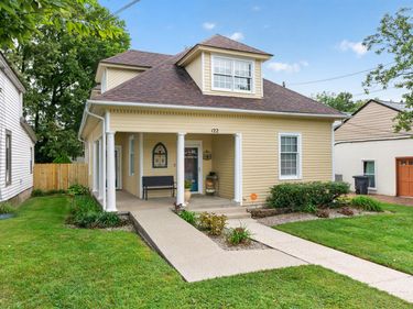 122 N Locust Street, Versailles, KY 40383