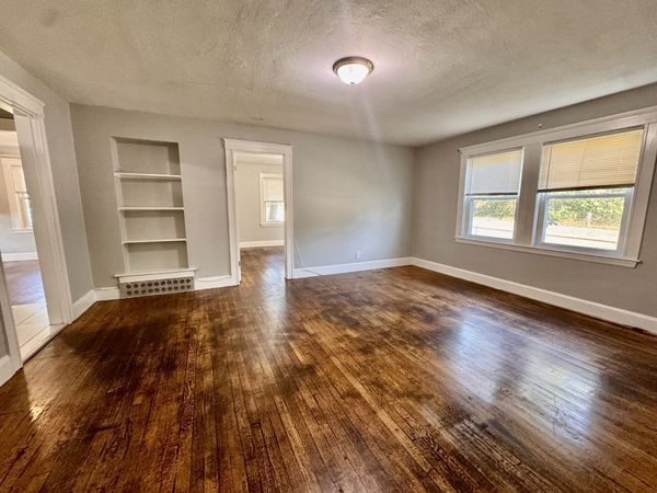 4907 Washington St, Unit 1R, Boston, MA 02132