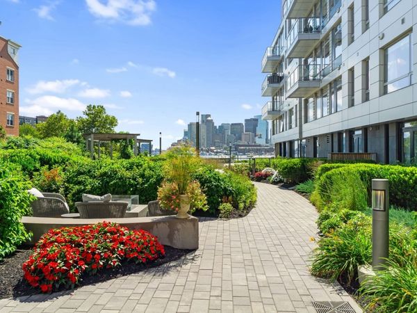 99 Sumner St, Unit 210, Boston, MA 02128