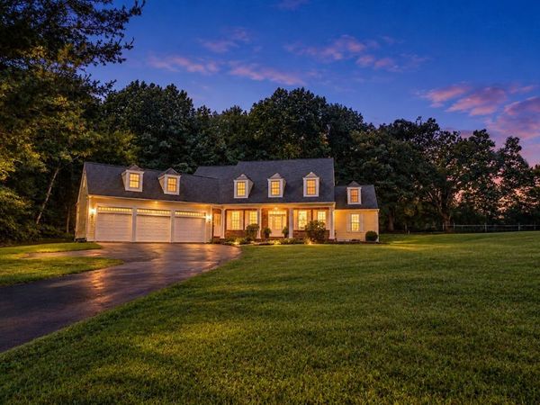 70 Appaloosa Ln, West Springfield, MA 01089