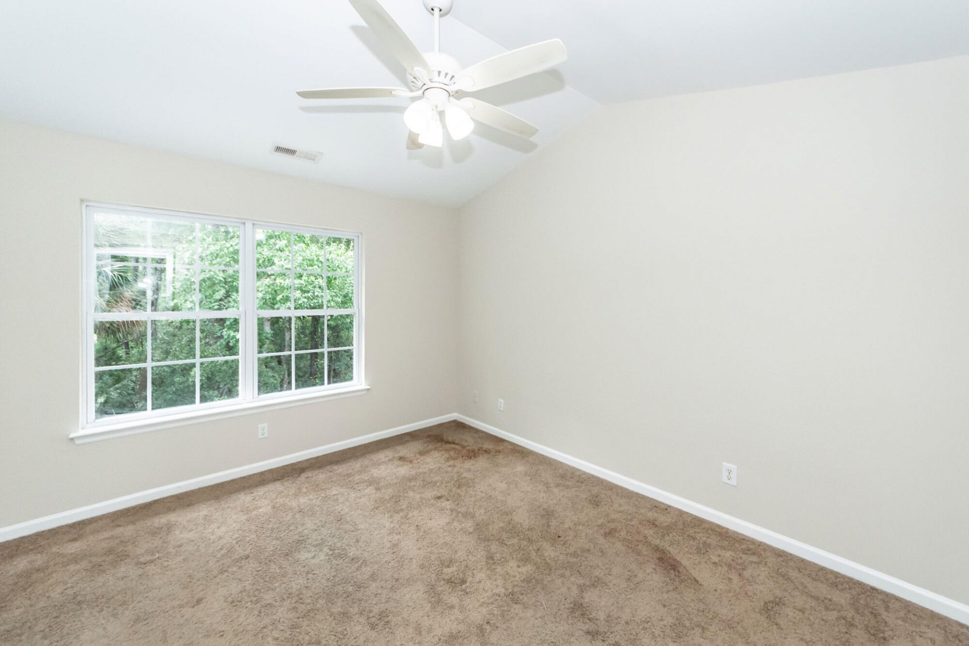 359 Kelsey Boulevard Photo 25