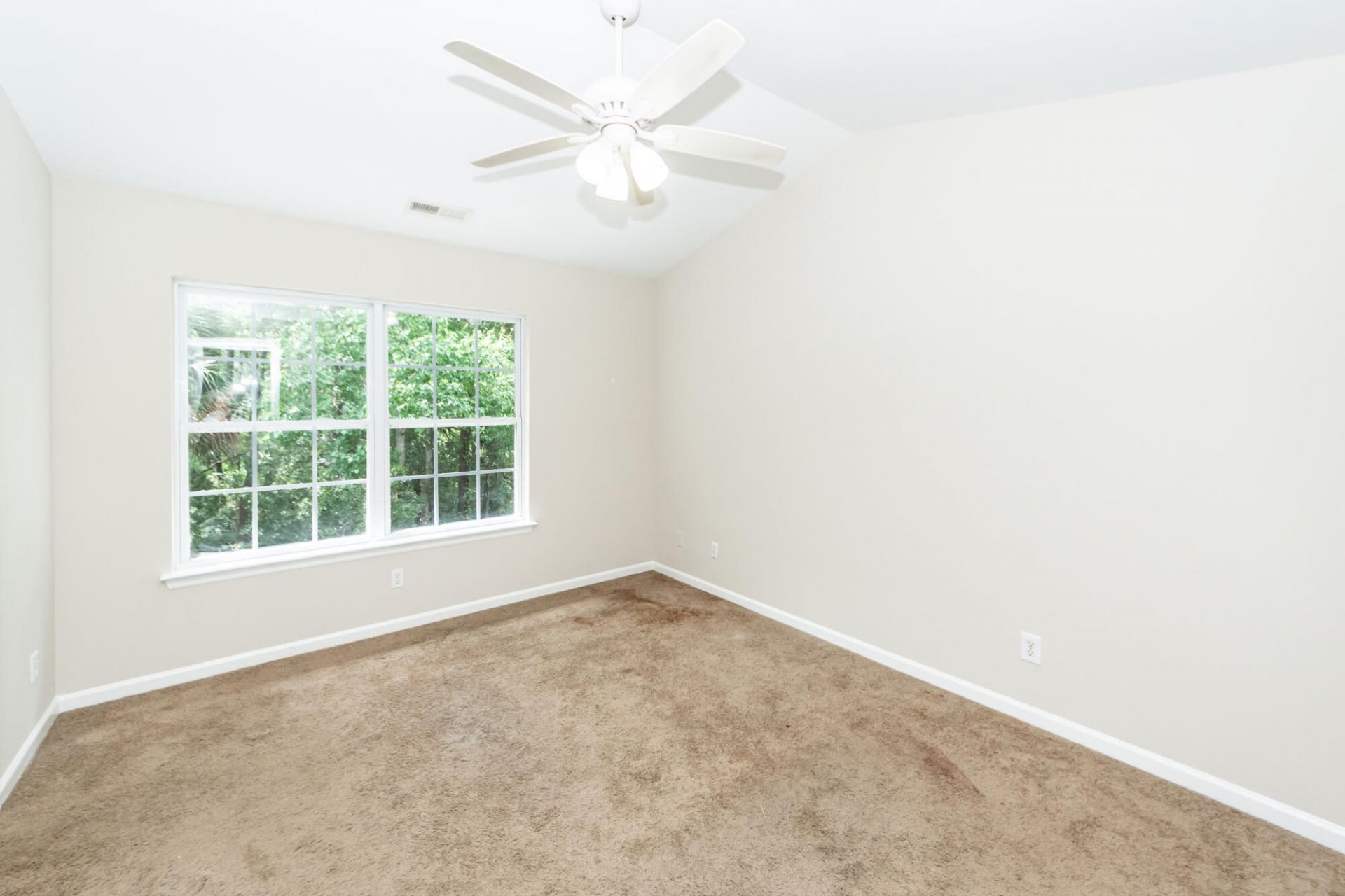 359 Kelsey Boulevard Photo 31