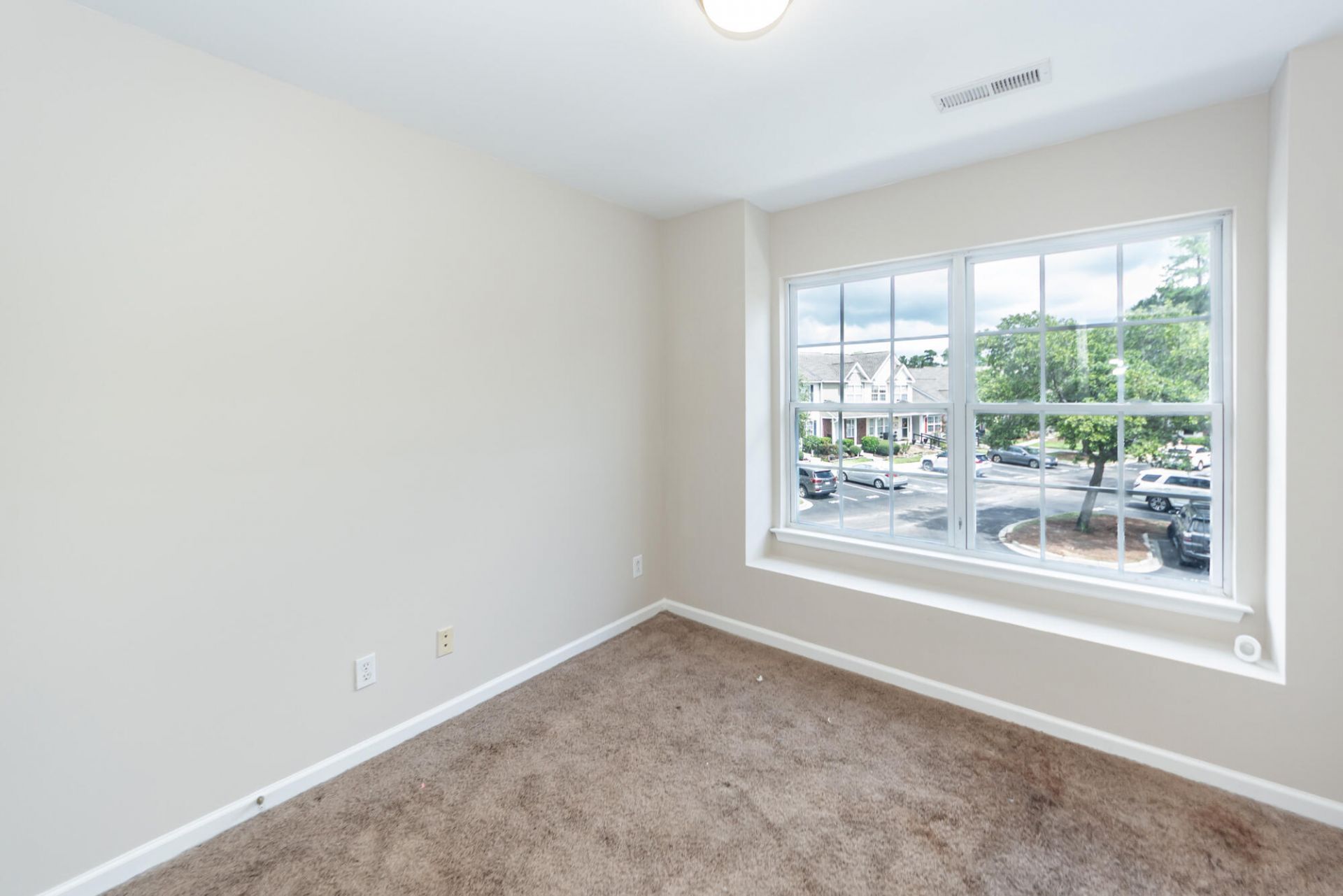 359 Kelsey Boulevard Photo 34