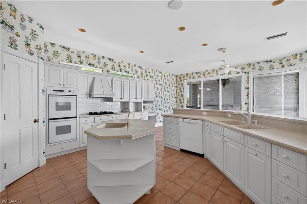 6007 Clam Bayou Ln, Sanibel, FL 33957 Photo
