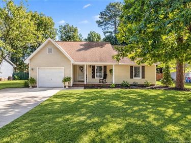 725 Sunnycrest Drive, Fayetteville, NC 28314