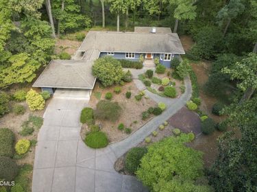 1126 Sourwood Drive, Chapel Hill, NC 27517