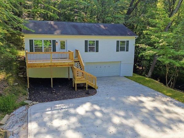 2456 Apple Valley Drive , Howard, OH 43028