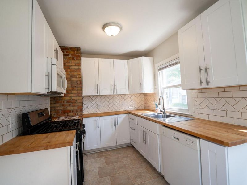 804 Melrose Avenue , Columbus, OH 43224 Photo 4