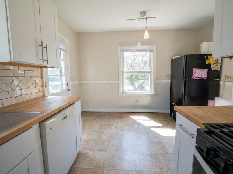 804 Melrose Avenue , Columbus, OH 43224 Photo 5