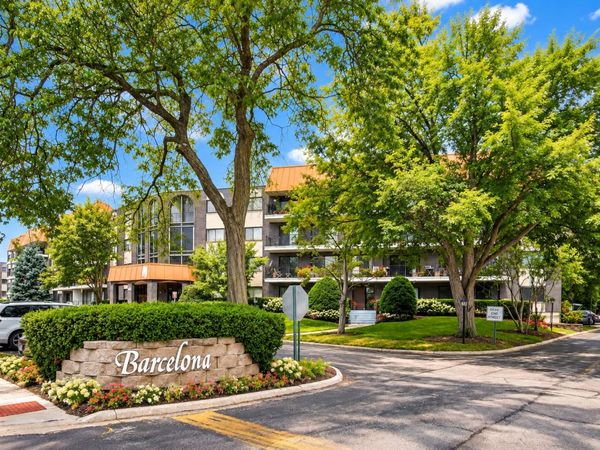 9530 Lamon Avenue , Unit 316, Skokie, IL 60077