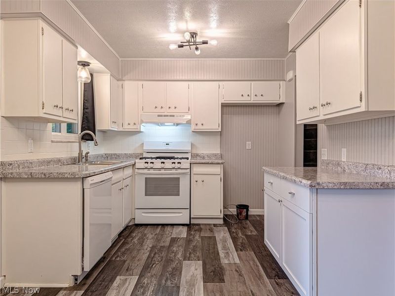 8636 Camelot Avenue NW, Canal Fulton, OH 44614 Photo 6