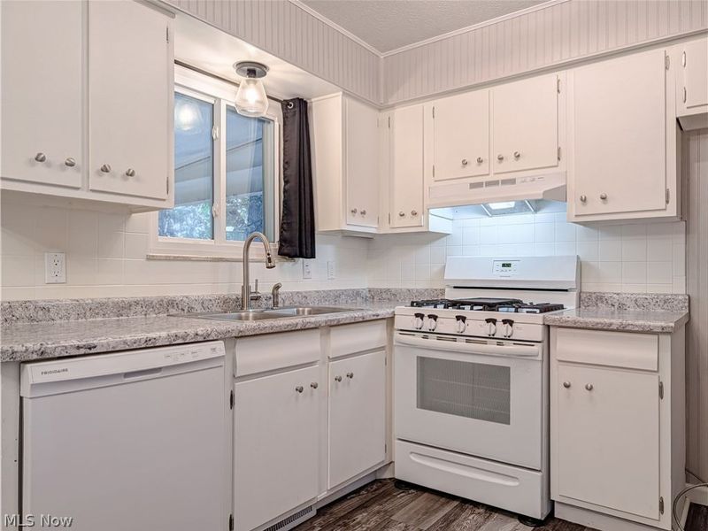 8636 Camelot Avenue NW, Canal Fulton, OH 44614 Photo 7