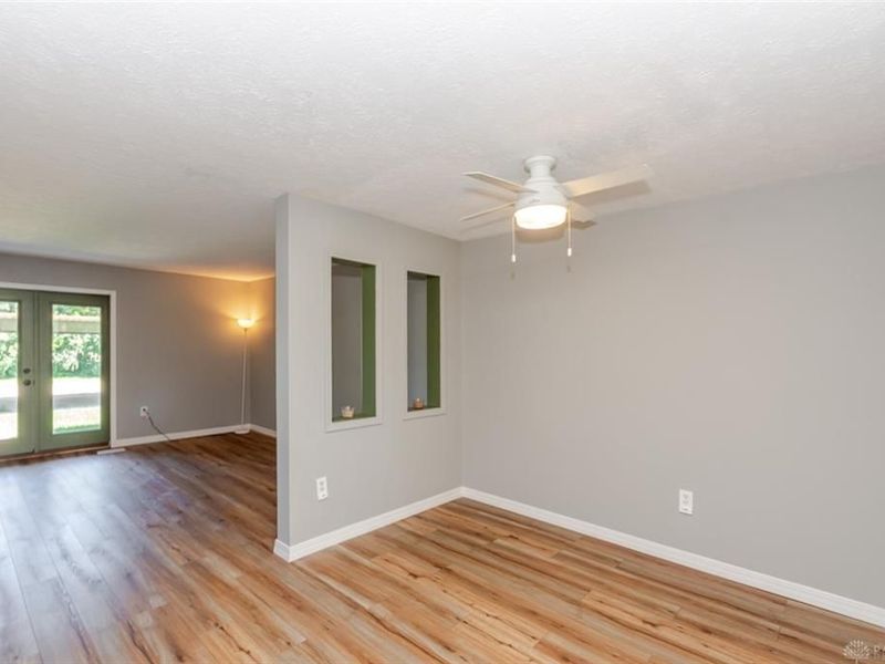 7816 Betsy Ross Circle, Centerville, OH 45459 Photo 2