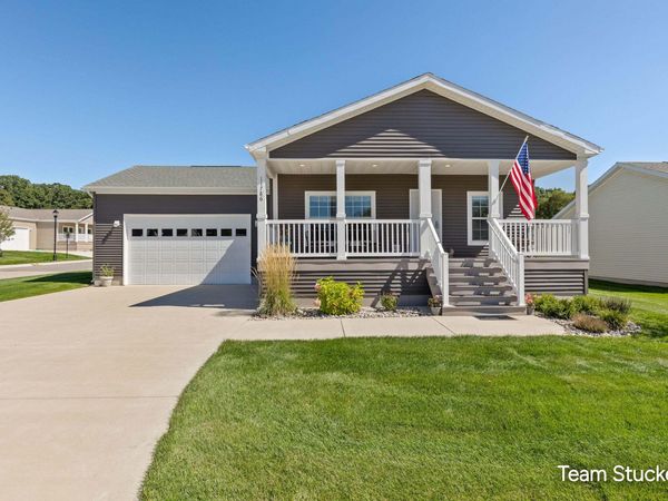 11786 Megan Way Drive, Rockford, MI 49341