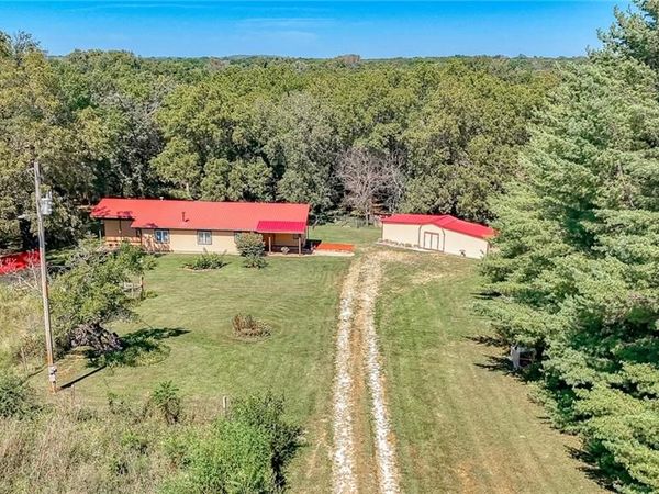 1365 NW Division Road, Holden, MO 64040
