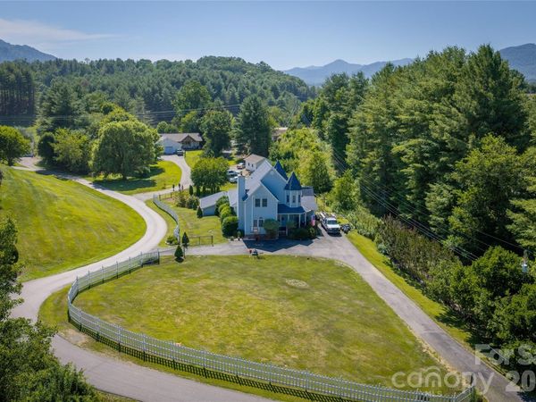 22 Dogwood Circle , Burnsville, NC 28714