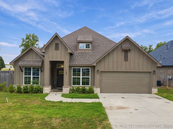 135 E Boston Street , Broken Arrow, OK 74012
