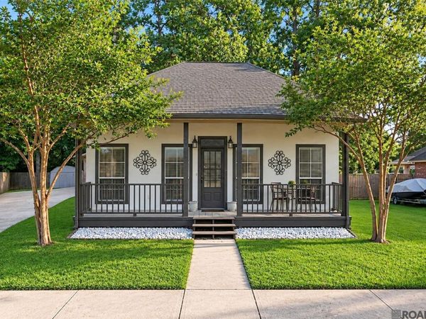 32495 Magnolia Ct, Denham Springs, LA 70706