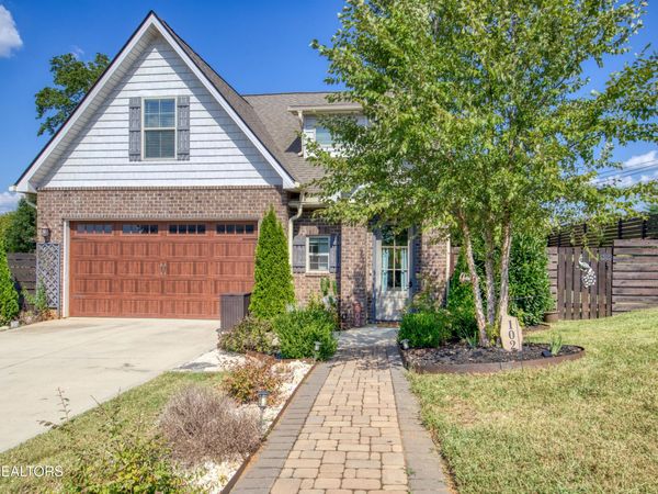 102 Conner Lane, Lenoir City, TN 37772