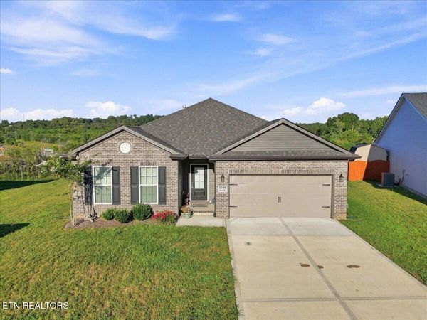 3509 Crimson Circle, Maryville, TN 37801