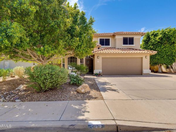 633 W NOPAL Avenue, Mesa, AZ 85210