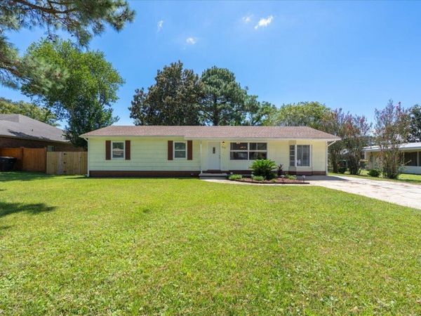 222 NW Moriarty Street, Fort Walton Beach, FL 32548
