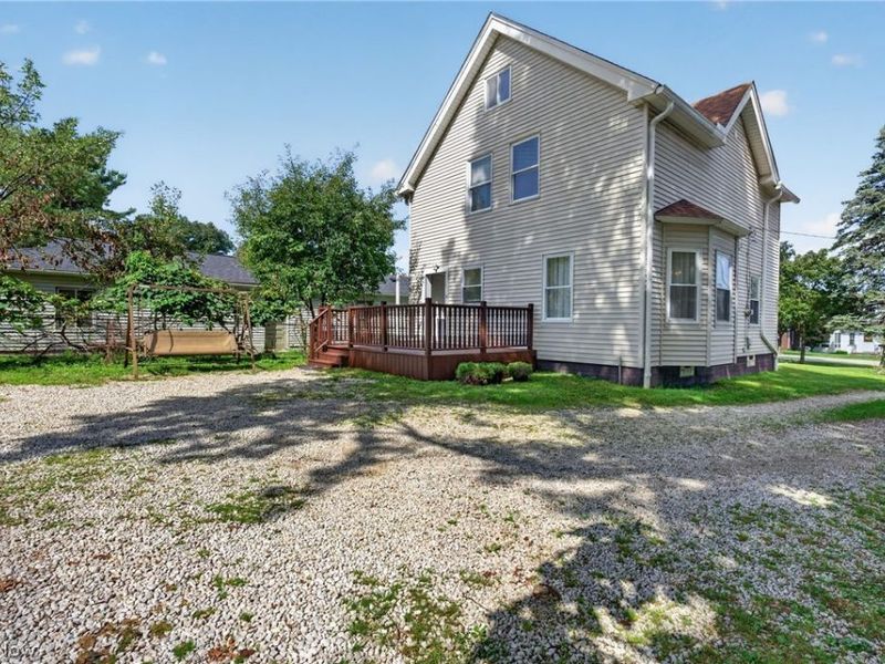 19289 Westwood Drive, Strongsville, OH 44149 Photo 4