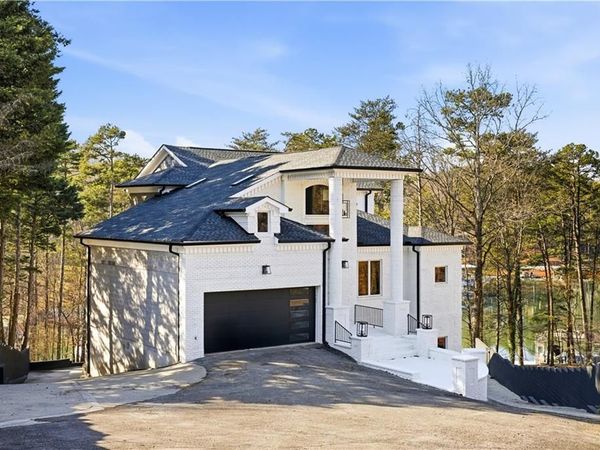 2390 Peachtree Road , Cumming, GA 30041
