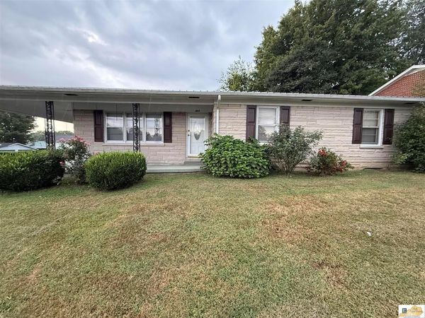 403 Oakland Street , Burkesville, KY 42717
