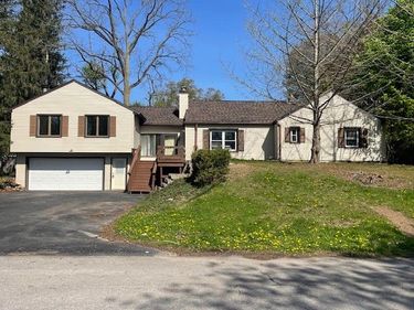 321 Eaglehead Road, East Rochester, NY 14445