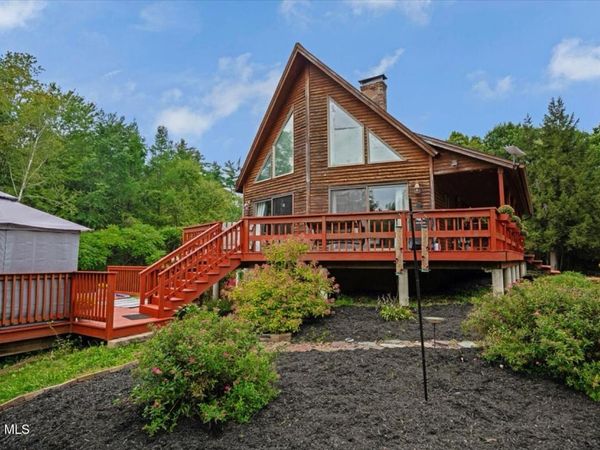 83 Stoddard Road, Hampton, NY 12837