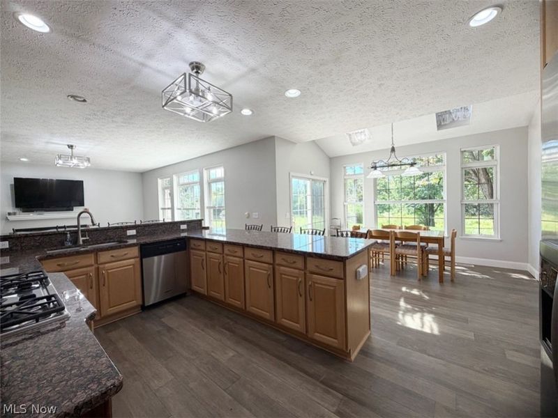 5831 Emerald Lakes Drive, Medina, OH 44256 Photo 8