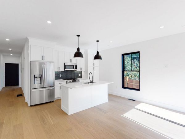 19-21 Buttonwood St, Unit 1, Boston, MA 02125