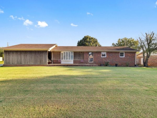 1010 Grand Ave, Muscle Shoals, AL 35661