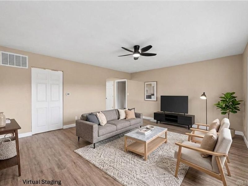 2151 S Smithville, Kettering, OH 45420 Photo 10
