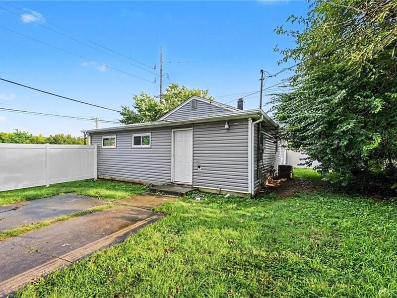2151 S Smithville, Kettering, OH 45420 Photo 20