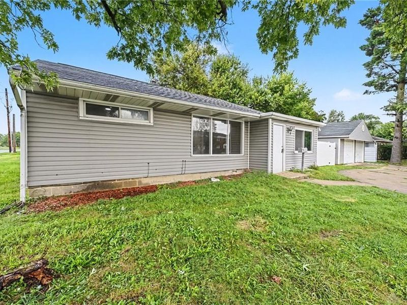 2151 S Smithville, Kettering, OH 45420 Photo 4