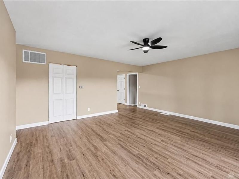 2151 S Smithville, Kettering, OH 45420 Photo 7