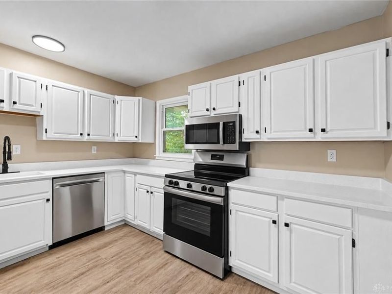 2151 S Smithville, Kettering, OH 45420 Photo 8