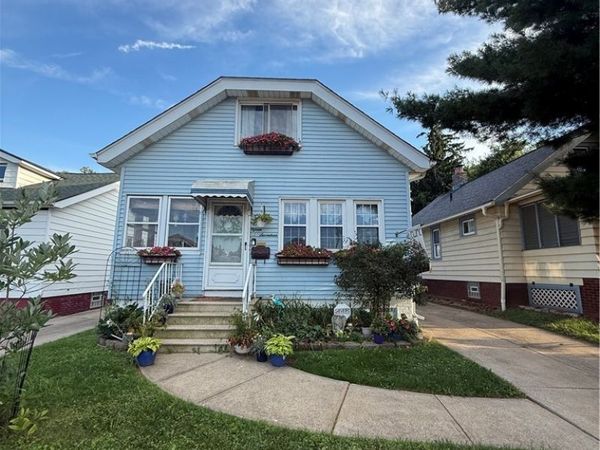 1517 Granby Avenue , Cleveland, OH 44109