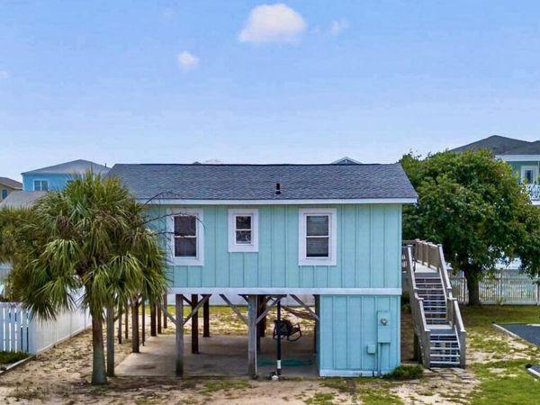 241 Brunswick Avenue W, Holden Beach, NC 28462