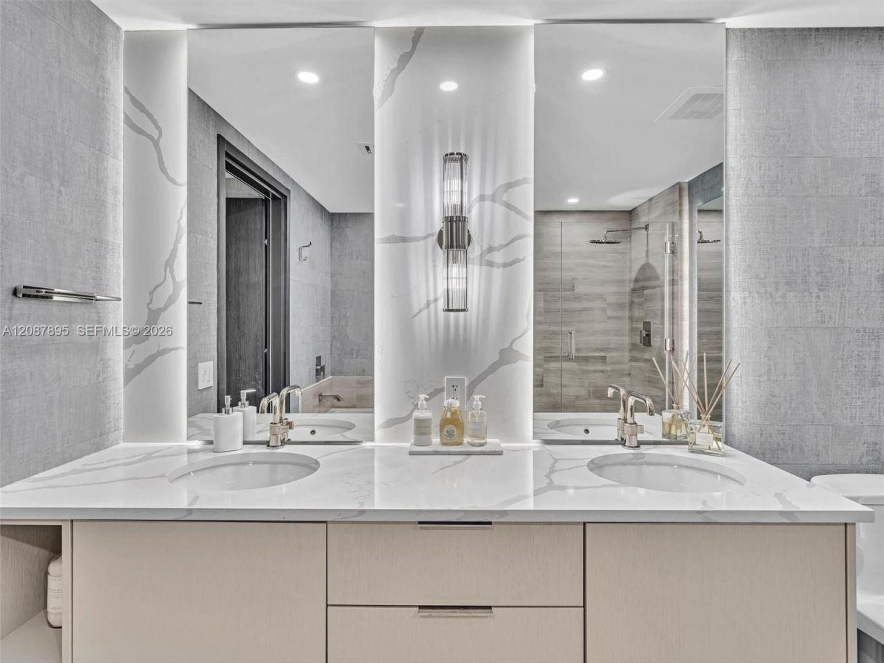 1300 NE Brickell Bay Dr, Unit 2905, Miami, FL 33131 Photo