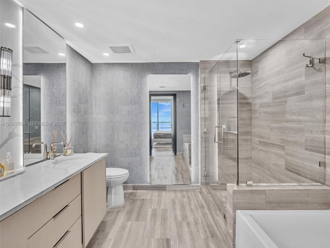 1300 NE Brickell Bay Dr, Unit 2905, Miami, FL 33131 Photo